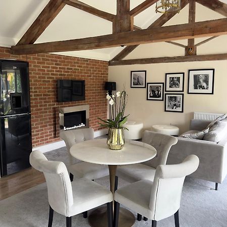 The Luxury Annex At Barmby Moor House Apartment York Exterior photo